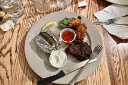 Majerle's Black River Grille
