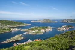 Utsikt fra Vakthusheia mot Korshamn, Lyngdal