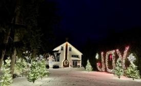 Leland Old Art Building Christmas Decor