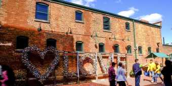 Distillery_District-love-sign