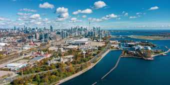 Toronto skyline in the summer