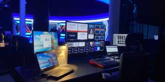 bb Blanc’s in-house broadcast event space with multiple screens