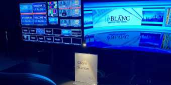 bb Studio 41 Client Station with multiple screens