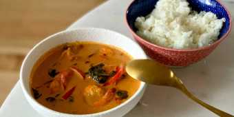 comfort-food-Pai-Panang-Curry_Solmaz-1536x1116