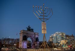 Brooklyn Grand Army Plaza Holiday Menorah Photo Julienne Schaer NYC & Company