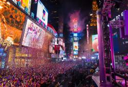 NYE Ball Drop photo Amy Hart
