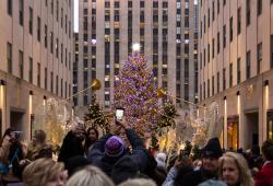 Rockefeller Center Holiday Photo Credit Matthew Penrod NYC & Company