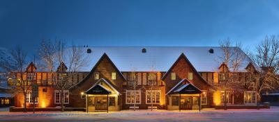 Exterior photo of The Wort Hotel in the Winter