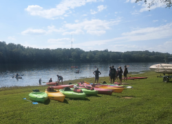 Picture of kayakers on the banks of the River View Campground