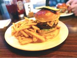 Pop's Burger and Pizza House