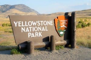 yellowstone national park sign | Shutterstock