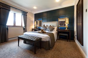 STAF - Featured Items - Accomm Moat House Acton Trussell bedroom (1x1)