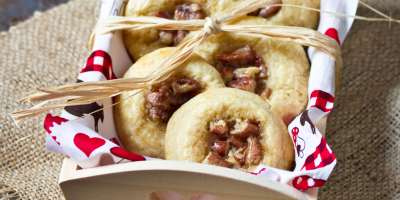 Caramel Pecan Sticky Bun Cookies #Recipe | ExploreAsheville.com