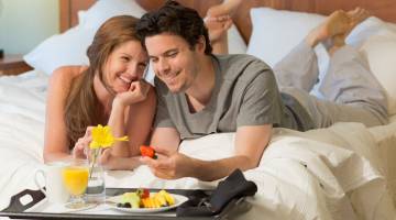 STAY OVER - HOTEL COUPLE