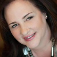Headshot of April Sette
