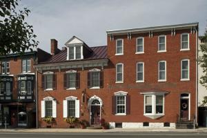 DTN - STL - Carlisle House B&B