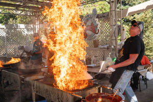 Pyro Chefs bring the heat at the Gilroy Garlic Festival