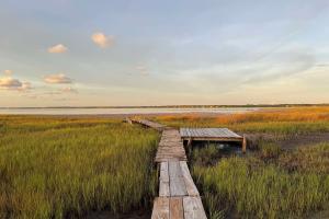 Bayview Pier at Saltworks Cabins