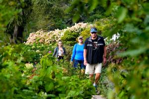 Hikers along the Geneva Lake Shore Path