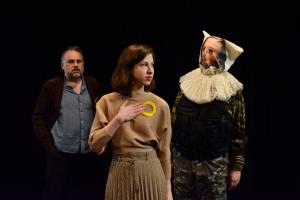 Shylock Shakespeareans 1-Jeremy Kareken, Yael Haskal, Craig Anderson-photo by Arthur Cornelius