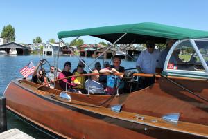 Families enjoy a ride on Zipper at the 2019 1000 Islands Family Free Day