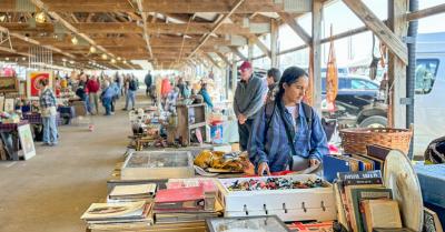 Renninger's Antique & Farmers Market