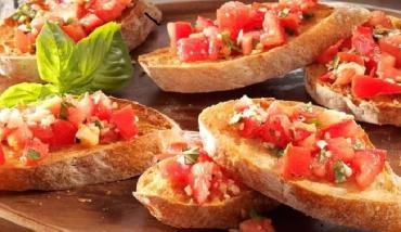 Mouth-watering crustini at K's Family Pizzeria in Punta Gorda, Florida