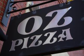 Oz Pizza's sign