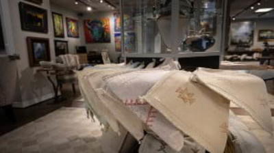 Horizon Fine Art Gallery  - store