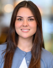 Chloe Ricasa - headshot photo