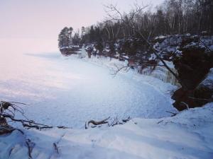 Ice Caves Bowl along the Lakeshore Trail