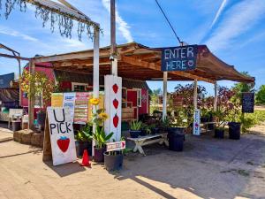 farm tours fresno