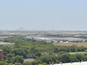 Plane Landing DFW 2