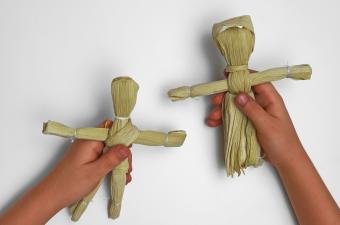 Art in Autumn: 🌽 Corn Husk Dolls & Indigenous Culture