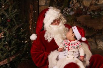 Christmas at the Orchard: Photos with Santa