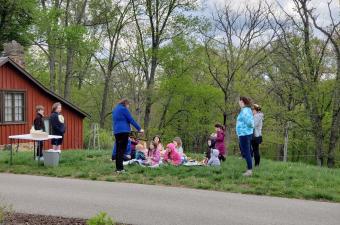 Arts of the Earth Day: Teddy Bears’ Picnic