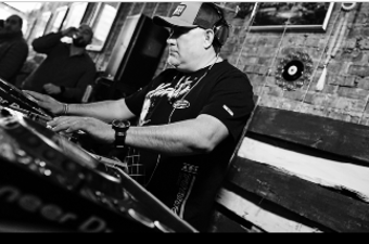 Dj Slash at Hard Rock's Council Oak Bar