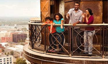 Family at capitol dome - Dome Tour | Topeka, KS