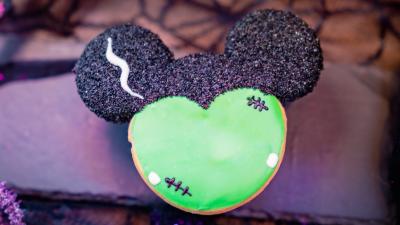 Image of Mickey-shaped cookie decorated like Frankenstein.