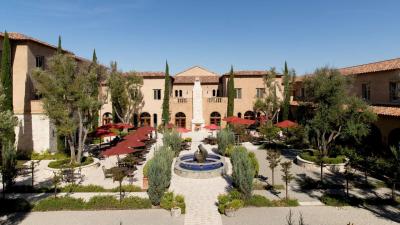 Hotel Courtyard in Paso Robles, CA