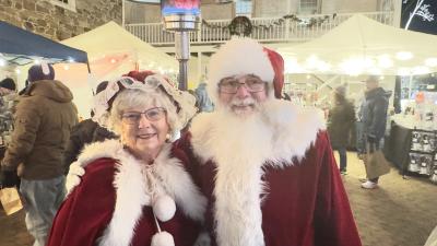 Santa at Dills Christkindlmarkt