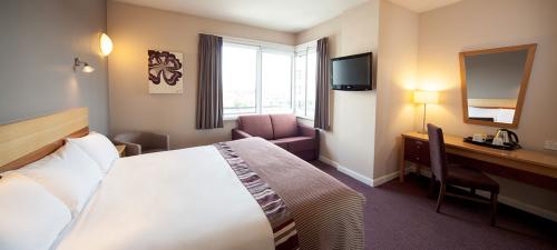 Leonardo Hotel Bedroom 1