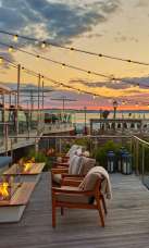 Newport Harbor Island Resort - outdoor patio