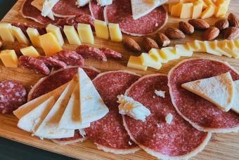 Beach Charcuterie Board Art Class | Grace Noel Art