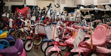 There are lots of deals to be had at the HWGA Consignment Sale. (Photo by Moreland to Explore Photography)