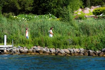 Hiking along Geneva Lake in the Town of Linn