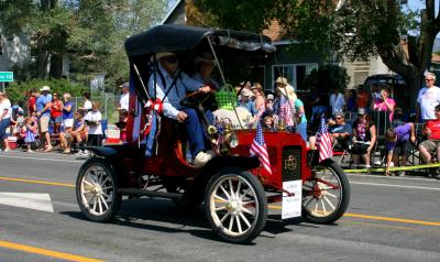 Vintage car at the Bridgeport 4th of July parade