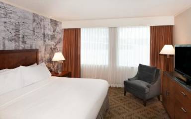 DoubleTree Suites by Hilton - Philadelphia West