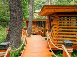 Tree Tops Dining Pods 2