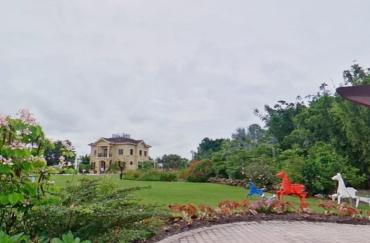 Lawn at Peace River Gardens - Threshold 360 photo export